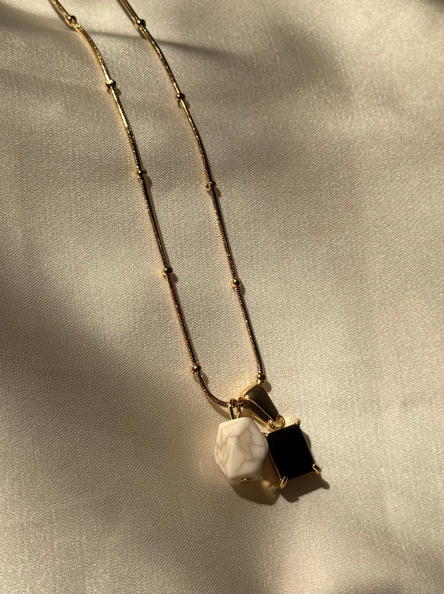 Dual Stone Satellite Chain