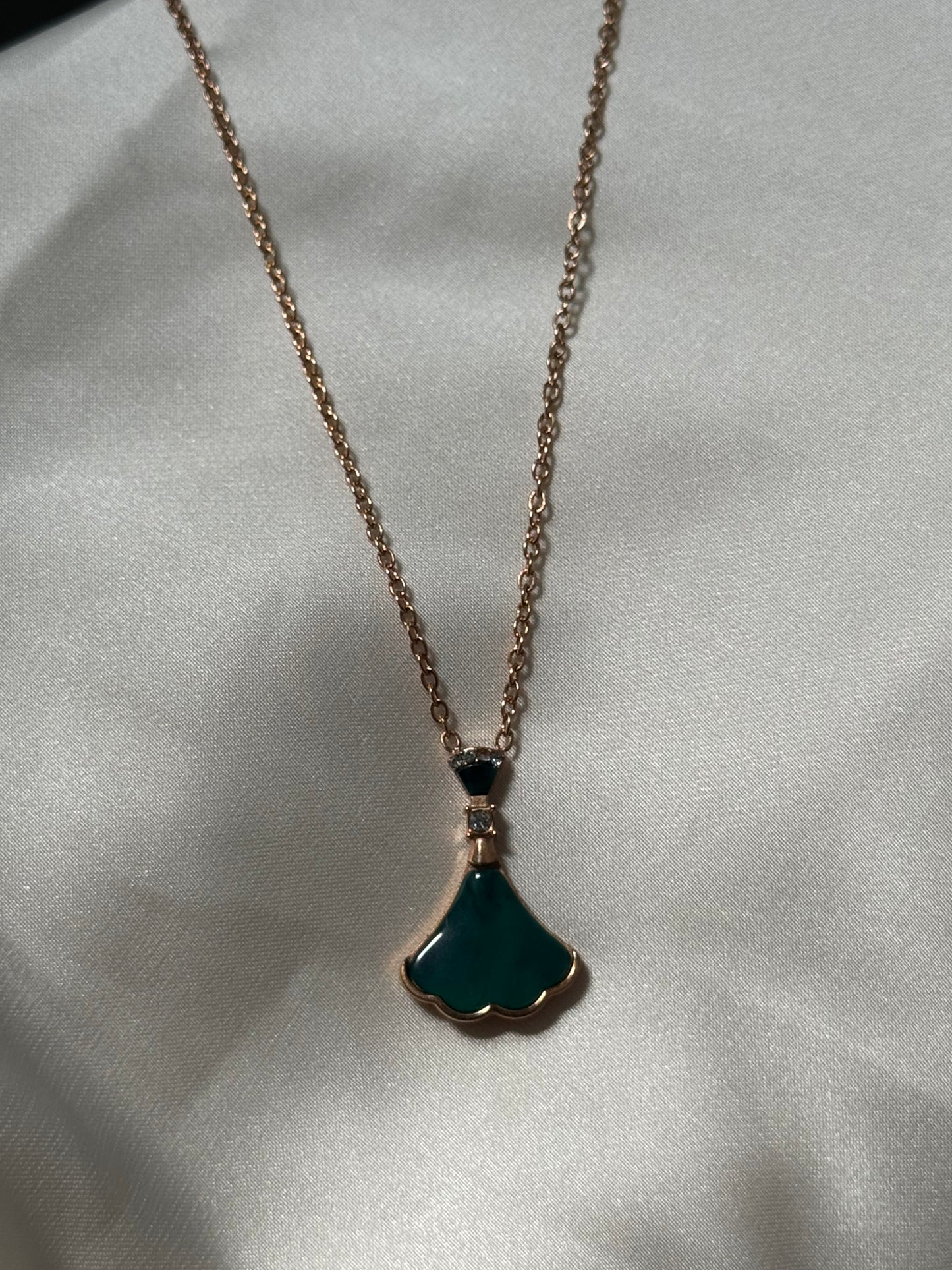 Ginkgo Glam Pendant Necklace