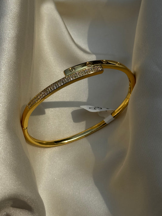 Minimal Glow Bangle