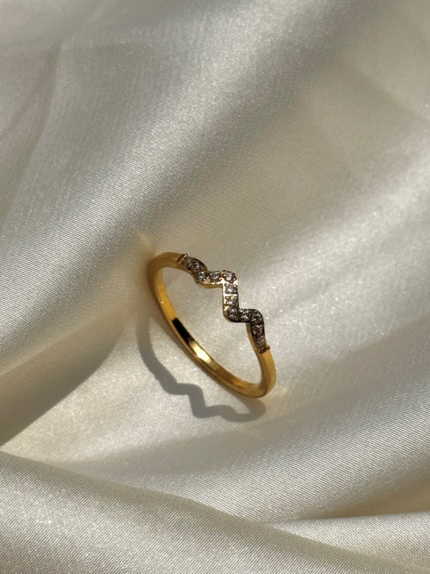 Crystal Zig-Zag V-Ring