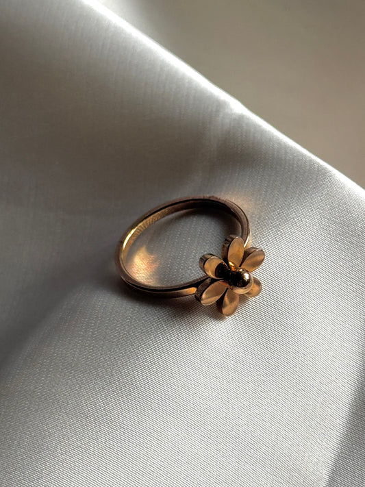 Single Flower Ring