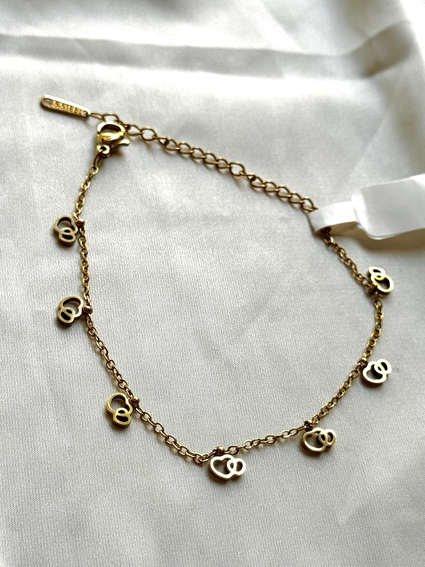 Linked Eternal Heart bracelet