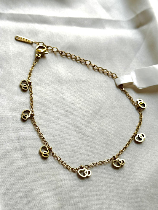 Linked Eternal Heart bracelet