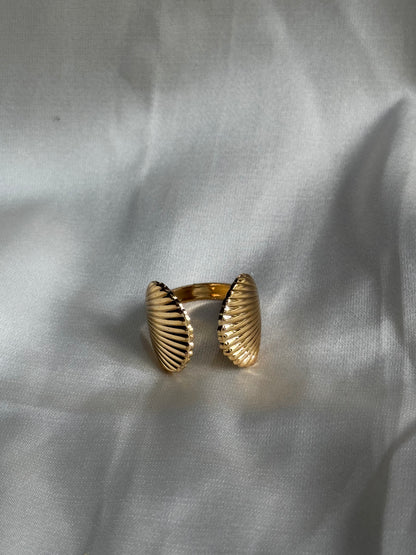 Seashell Symmetry Ring