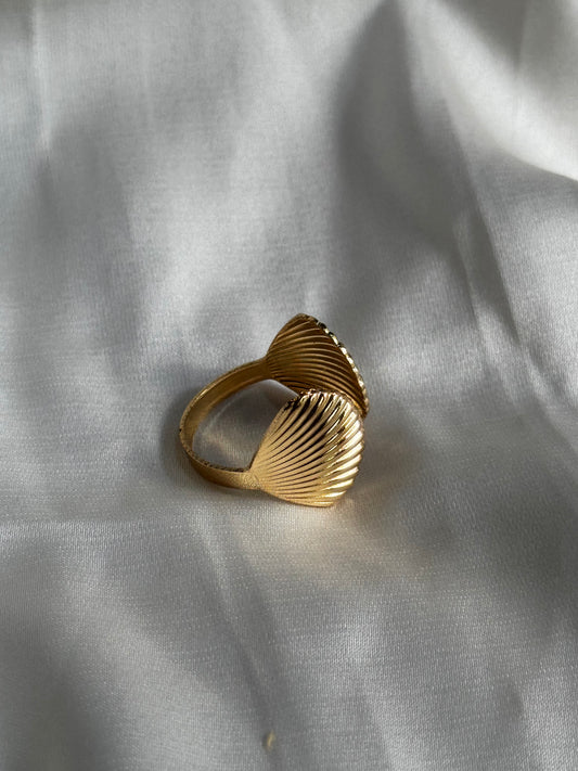 Seashell Symmetry Ring