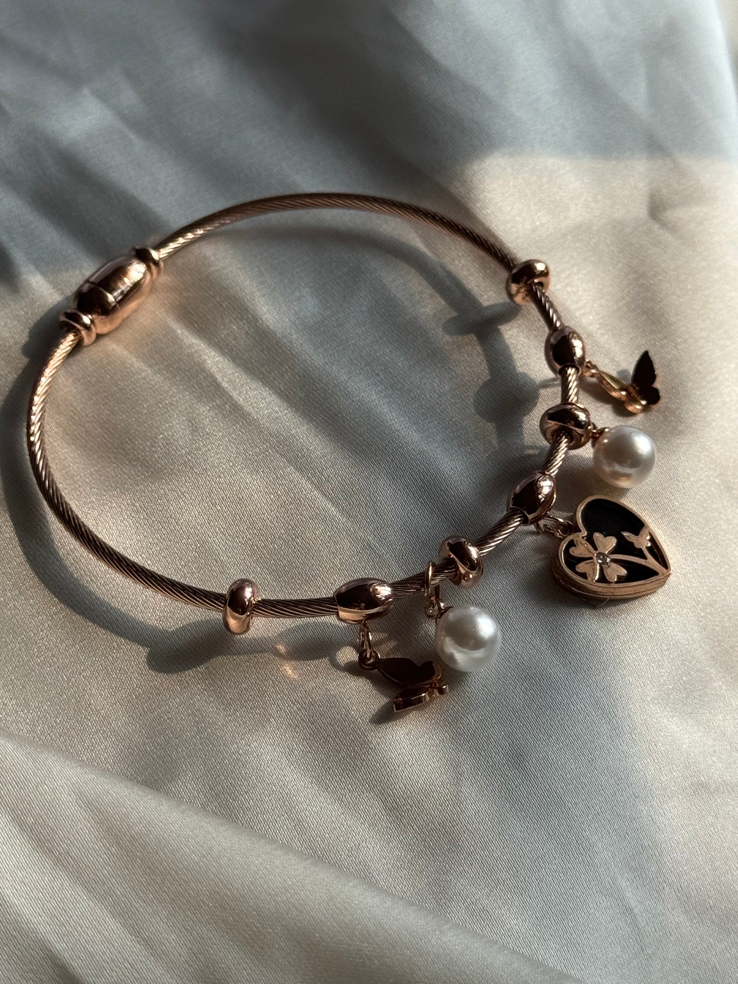 Meadow Heart Cable Bangle