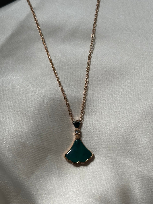 Ginkgo Glam Pendant Necklace