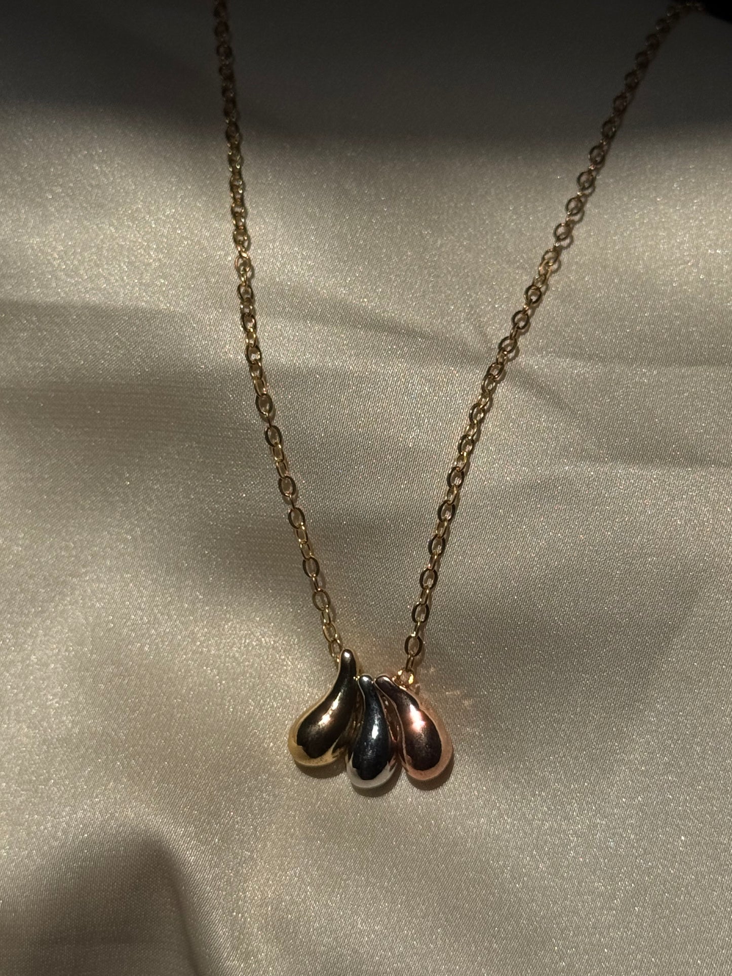 Trinity Raindrop Trio Chain
